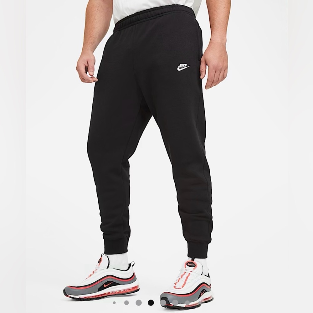 Nike Men's Black Sportswear Club Fleece Joggers